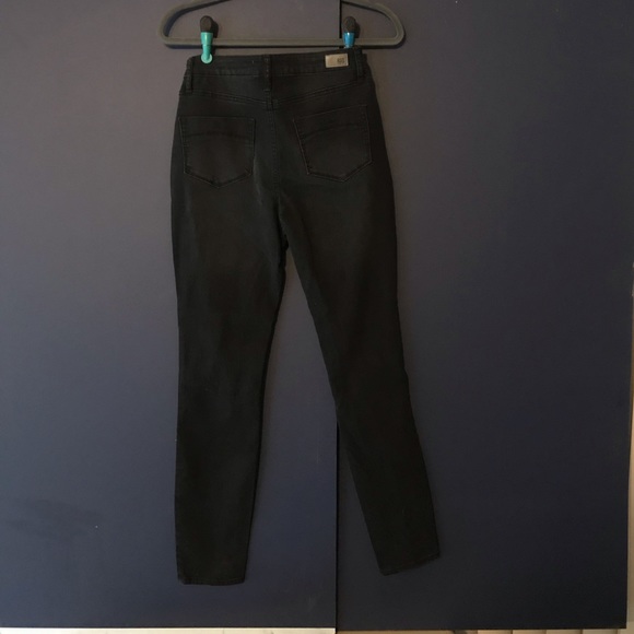 Capris - Picture 5 of 5